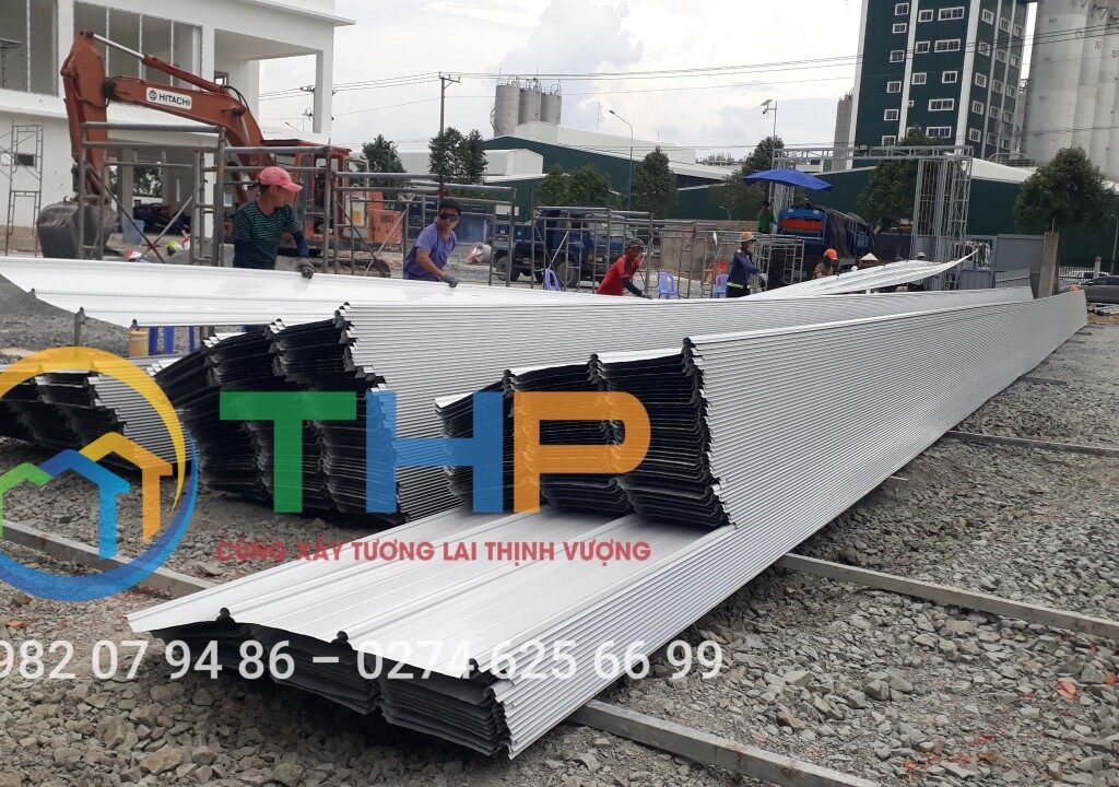 Tôn kliplock - Khổ hữu dụng 1000mm giúp tiết kiệm chi phí đầu tư Tôn kliplock - Khổ hữu dụng 1000mm giúp tiết kiệm chi phí đầu tư