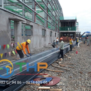 Tôn Seamlock khổ hữu dụng 1035-1040mm cán tại công trình lợp mái nhà xưởng