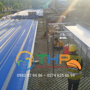 Tôn Seamlock 480mm cán tại công trình